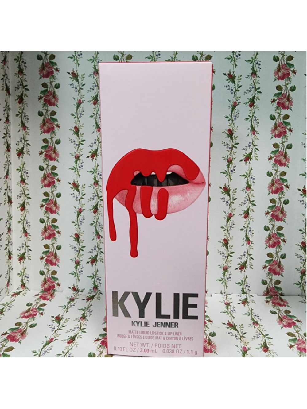 Kylie Jenner Boss Matte Lipstick & Lip Liner Set in shade 400 Boss Matte
#kylie